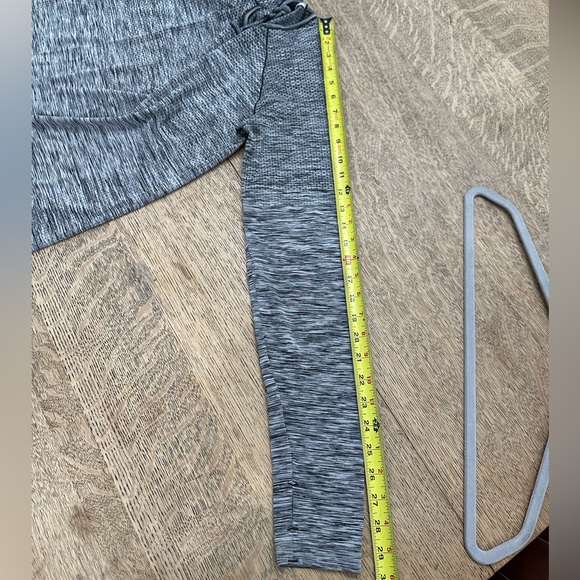 Nike DRI FIT Large Long Sleeve Running Workout Walking Shirt Top Reflective - Picture 14 of 15